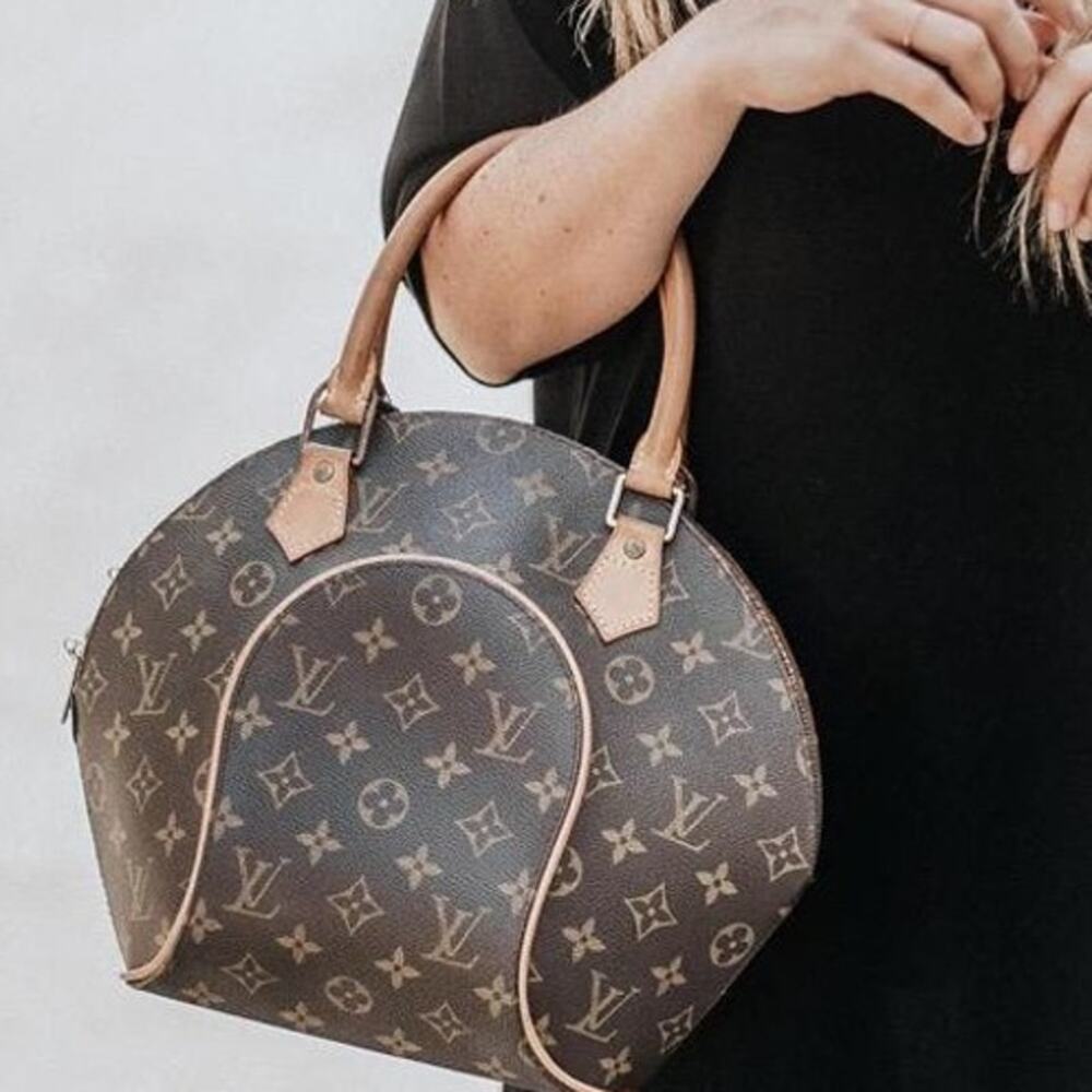 💎✨STUNNING✨💎AUTHENTIC Louis Vuitton Ellipse PM